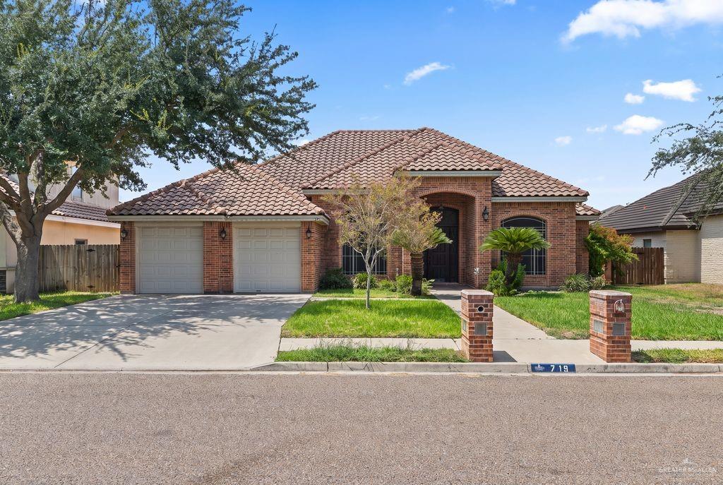Photo 1 of 719 Sabal Avenue, Edinburg