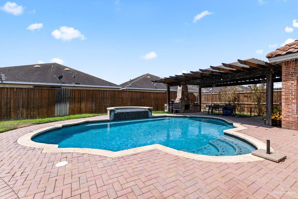 Photo 10 of 719 Sabal Avenue