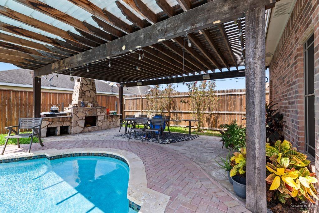 Photo 12 of 719 Sabal Avenue