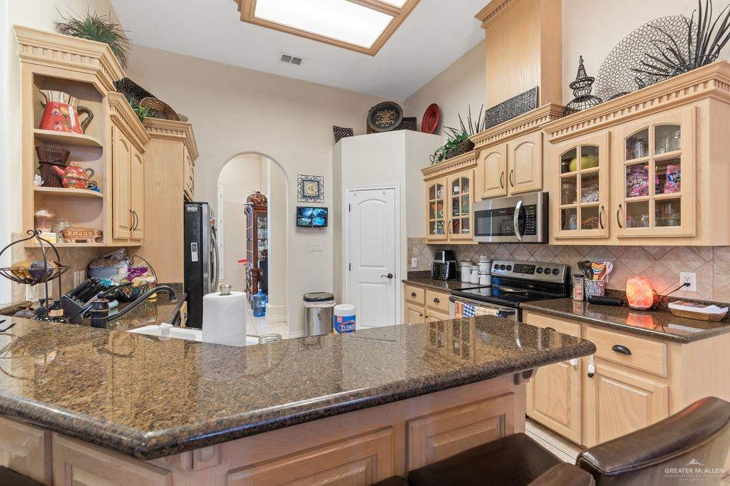 Photo 7 of 719 Sabal Avenue