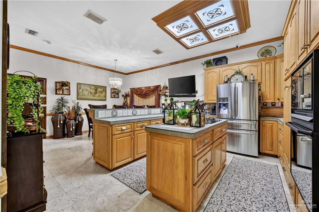 Photo 7 of 1213 Heron Court