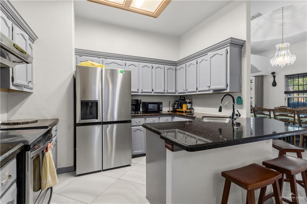 Photo 7 of 3512 Warbler Avenue