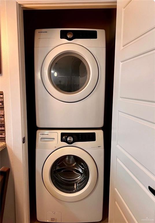 Photo 20 of 1300 Pineridge Avenue #1
