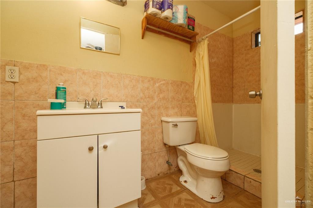 Photo 17 of 2033 Johnson Street