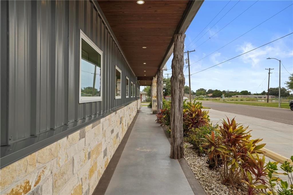 Photo 6 of 1303 Silver Avenue