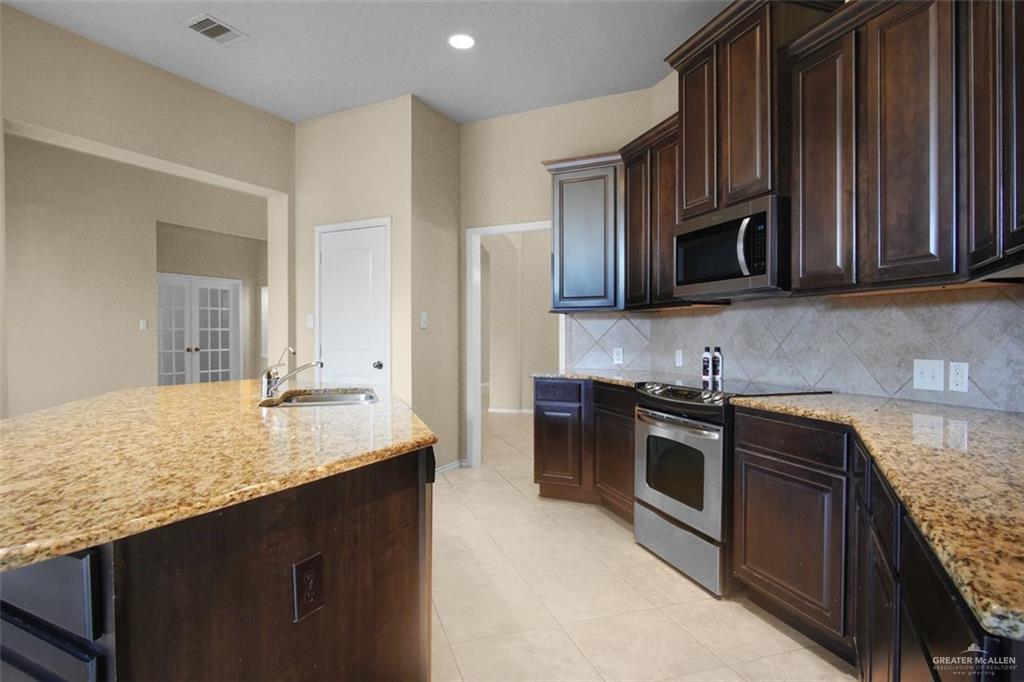 Photo 6 of 3305 Plantation Grove Boulevard
