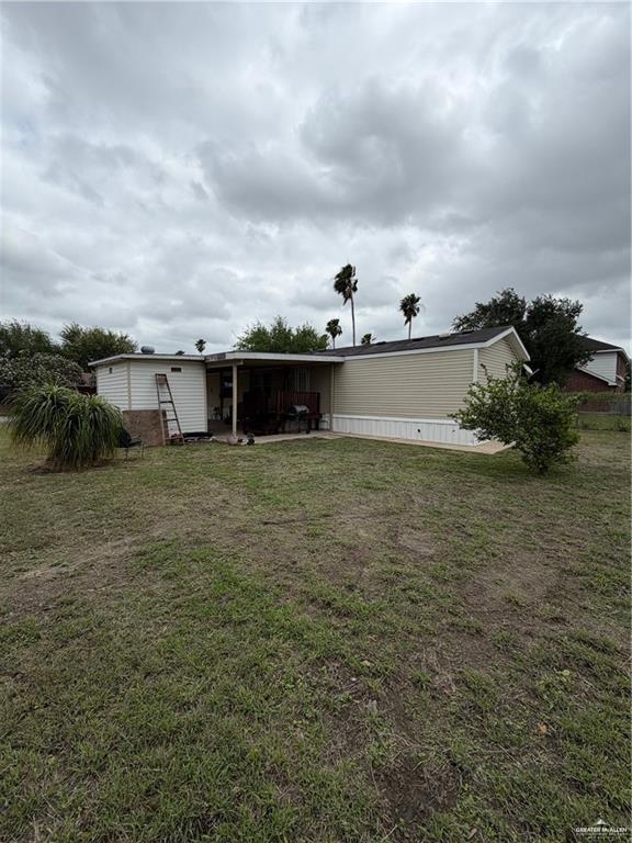 Photo 3 of 39 Blackhawk Avenue