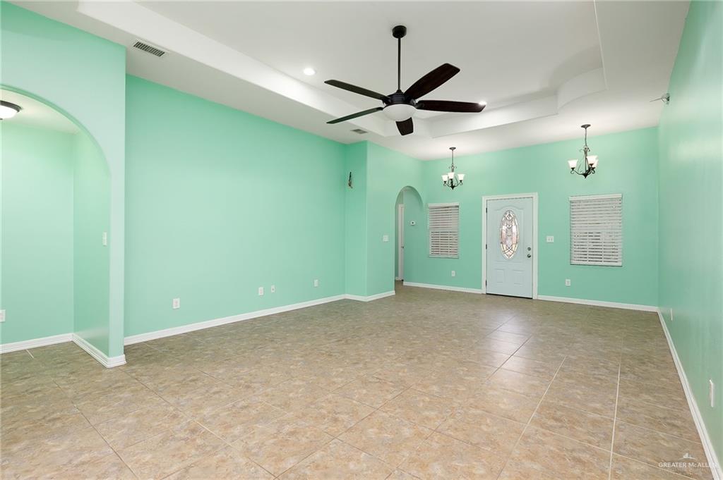 Photo 2 of 433 Bowie Street