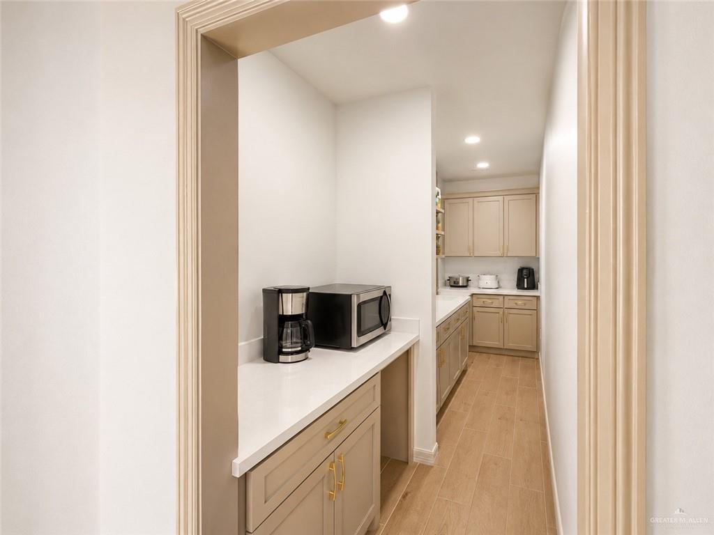 Photo 10 of 2509 Cartier Drive
