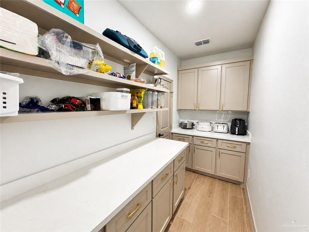 Photo 11 of 2509 Cartier Drive