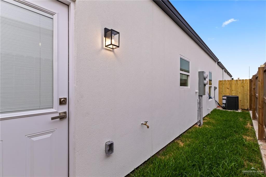 Photo 15 of 2604 Brownjay Street #2