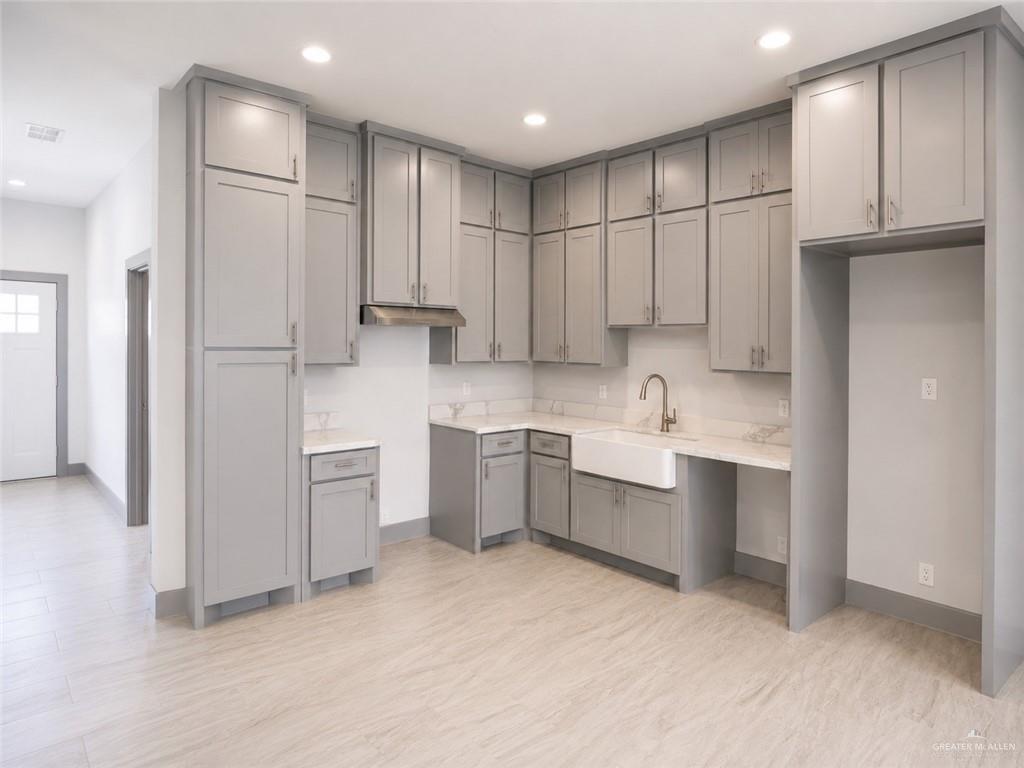 Photo 3 of 714 25th Street