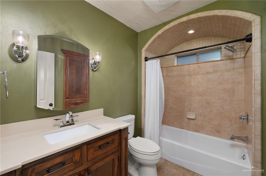 Photo 13 of 2208 Highland Avenue