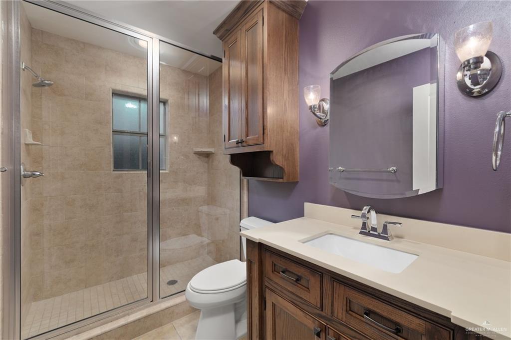 Photo 9 of 2208 Highland Avenue