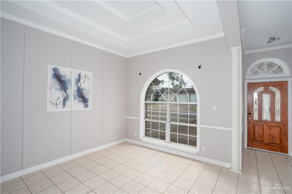 Photo 4 of 2802 Montgomery Drive