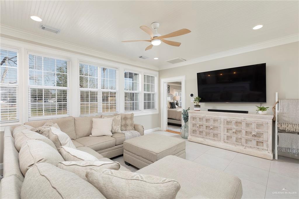 Photo 9 of 1709 Tamarack Avenue