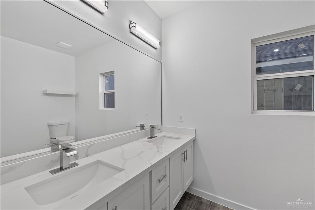 Photo 12 of 413 Leon Avenue