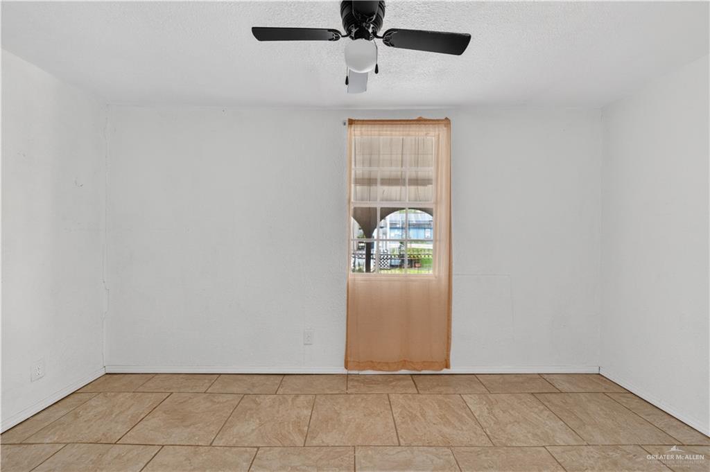 Photo 8 of 4006 Salinas Street