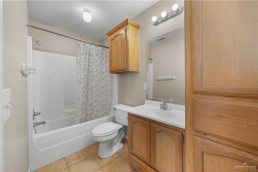 Photo 10 of 2502 Cervantes Avenue