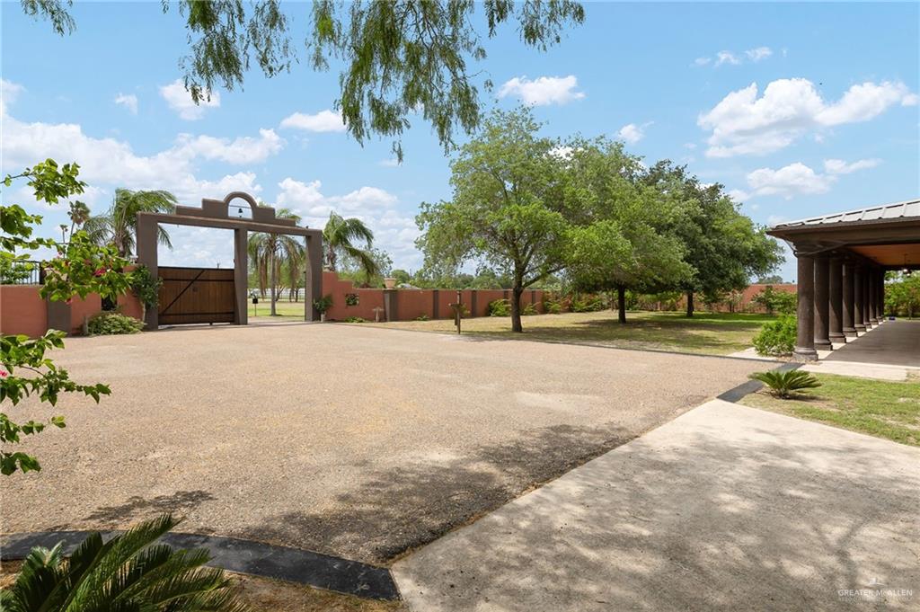 Photo 1 of 1412 Inspiration Boulevard, Alton