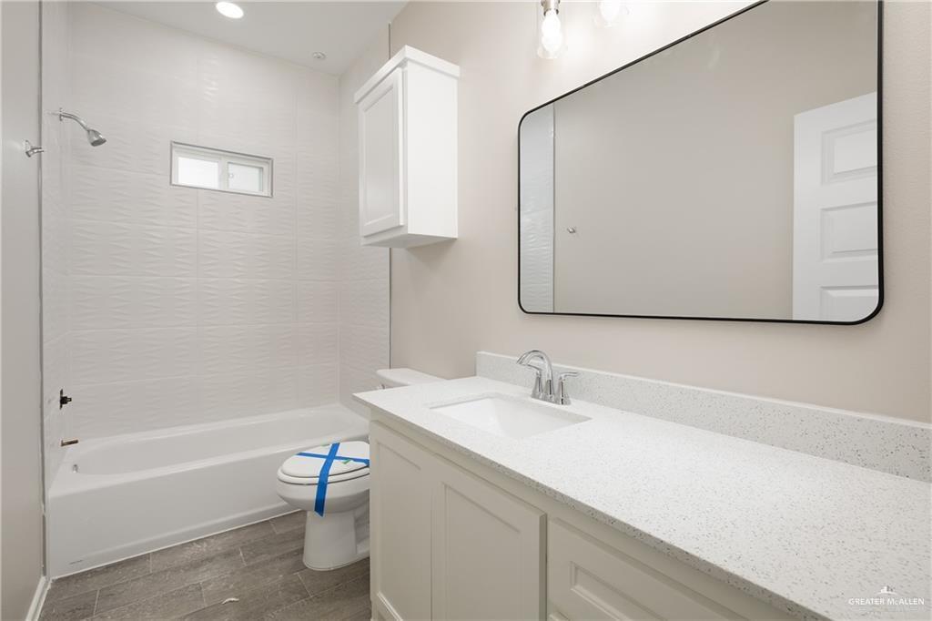 Photo 18 of 2704 Harrison Avenue #1