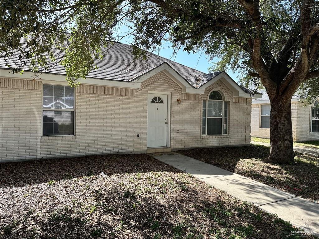 Photo 2 of 613 La Mancha Drive