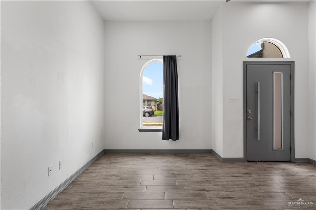 Photo 6 of 9725 Alexis Avenue