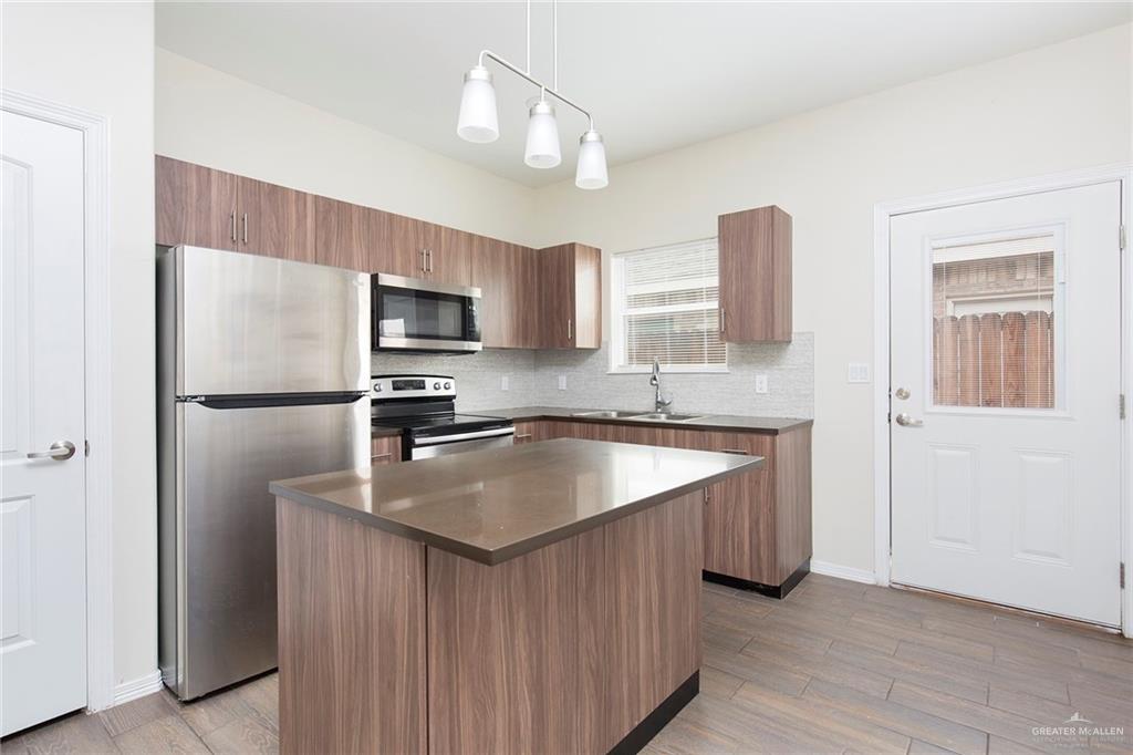 Photo 5 of 1706 Cortlandt Street
