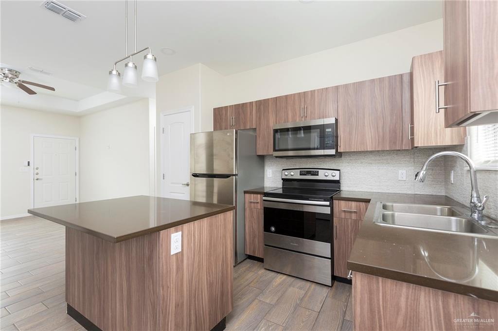 Photo 7 of 1706 Cortlandt Street