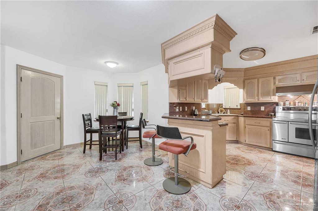 Photo 6 of 1069 Alpha Street