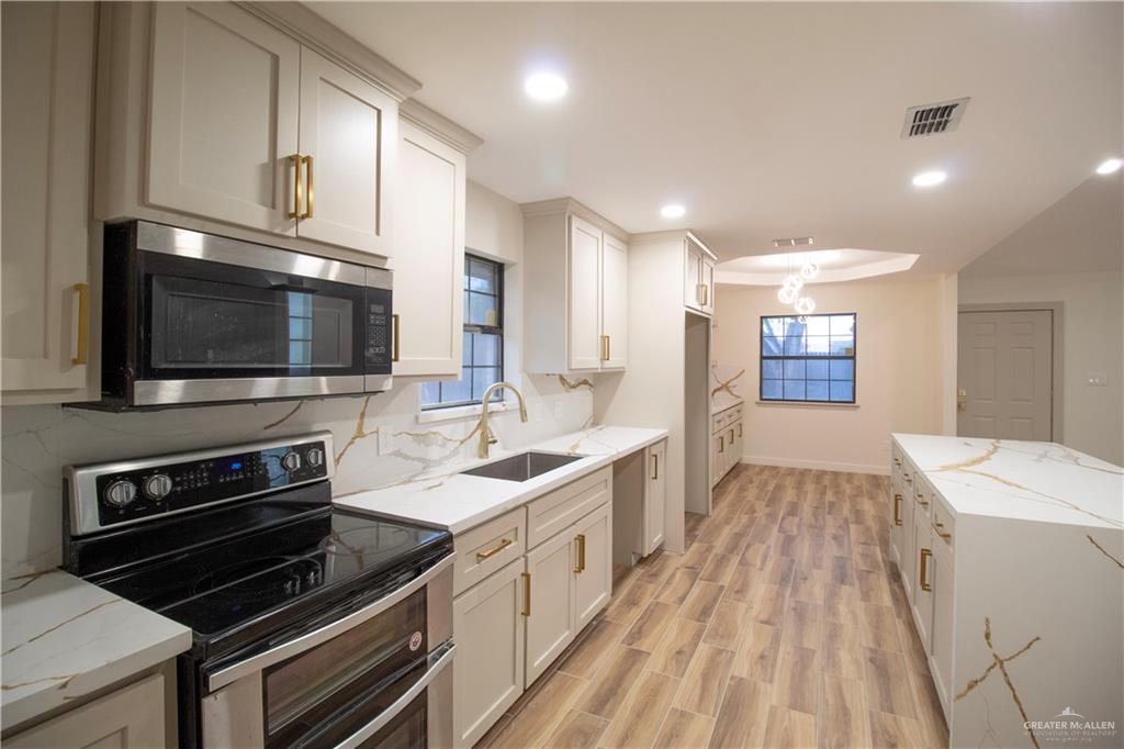 Photo 11 of 1615 Gloria Ann Drive