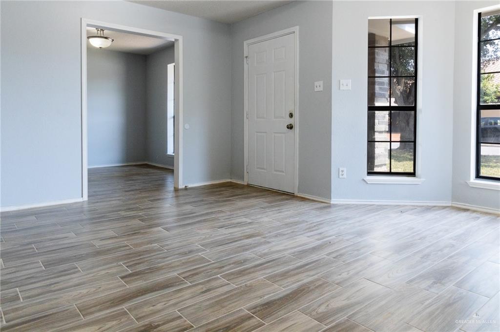 Photo 3 of 2203 Coma Avenue
