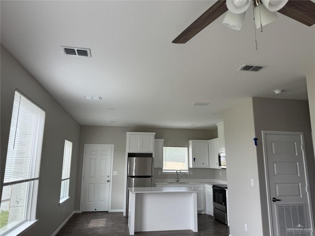 Photo 6 of 1612 Canelo Drive #2
