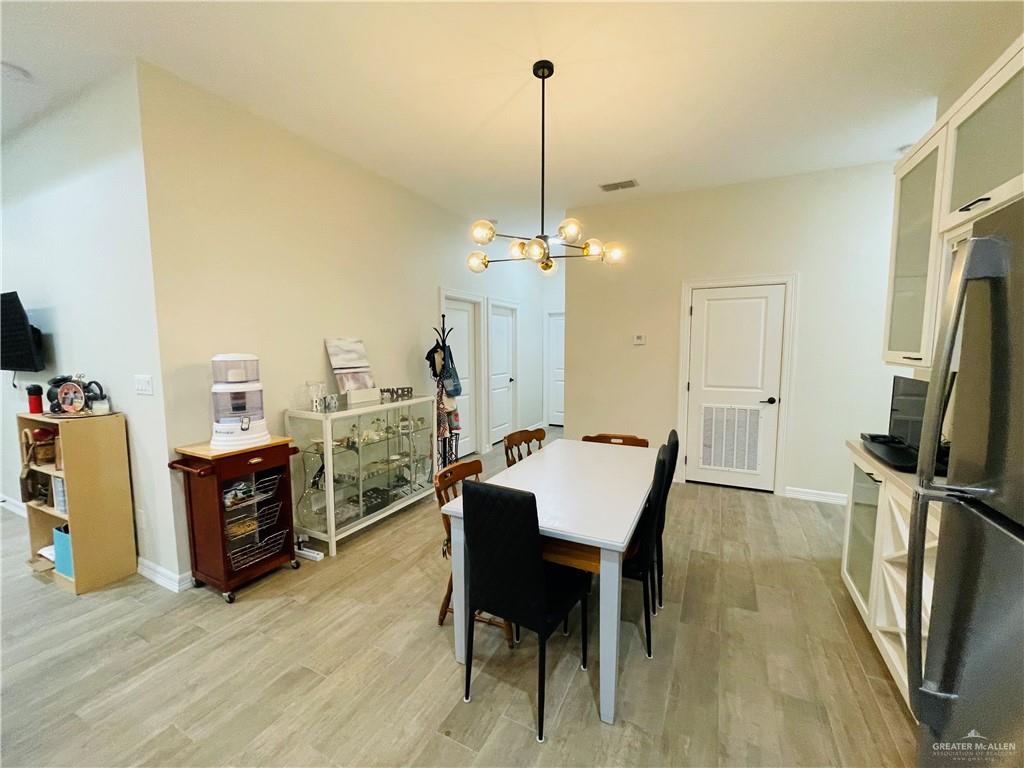 Photo 16 of 2913 Allen Drive