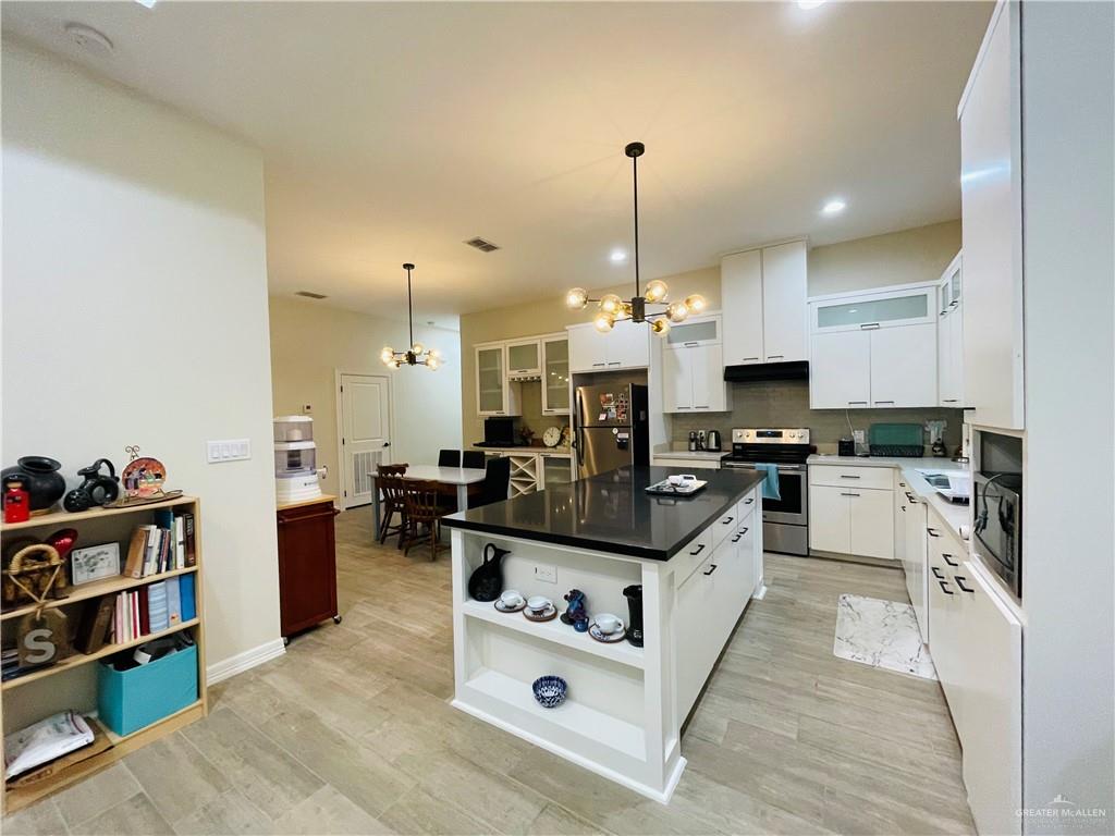 Photo 9 of 2913 Allen Drive