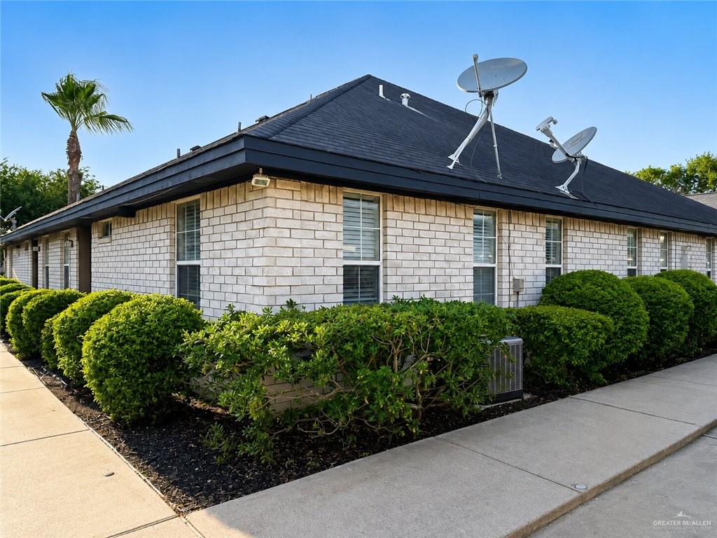 Photo 4 of 918 Stonehaven Boulevard