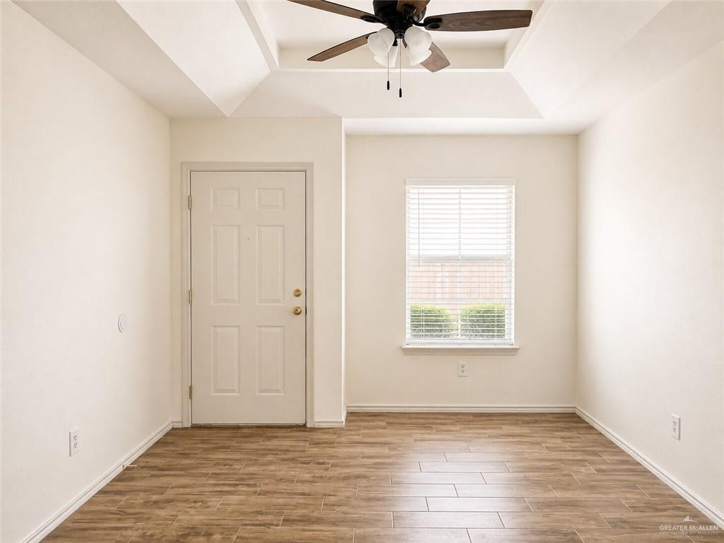 Photo 5 of 918 Stonehaven Boulevard