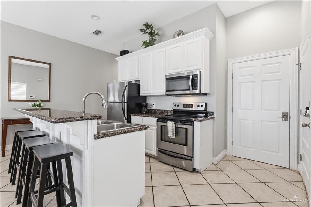Photo 8 of 103 Gardenia Street #8