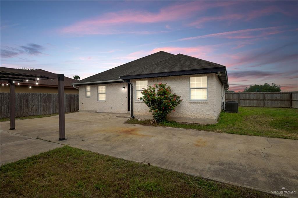 Photo 15 of 192 Laureles Drive