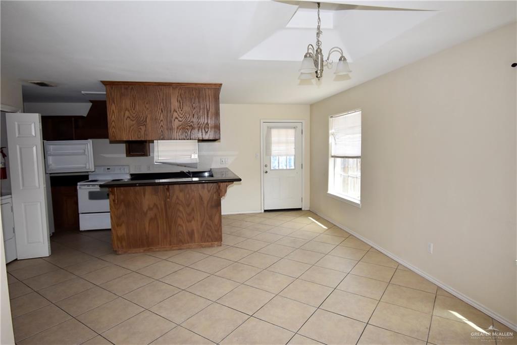 Photo 20 of 207 Albatross Avenue