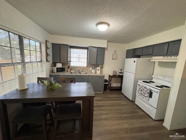 Photo 4 of 113 Martinez Street