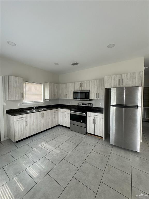 Photo 2 of 2001 Garden Ridge Drive #3