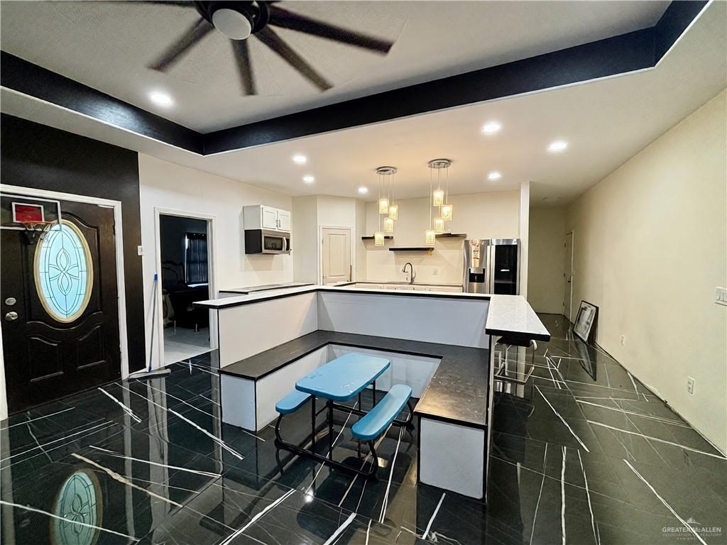 Photo 4 of 3714 Sawgrass Street