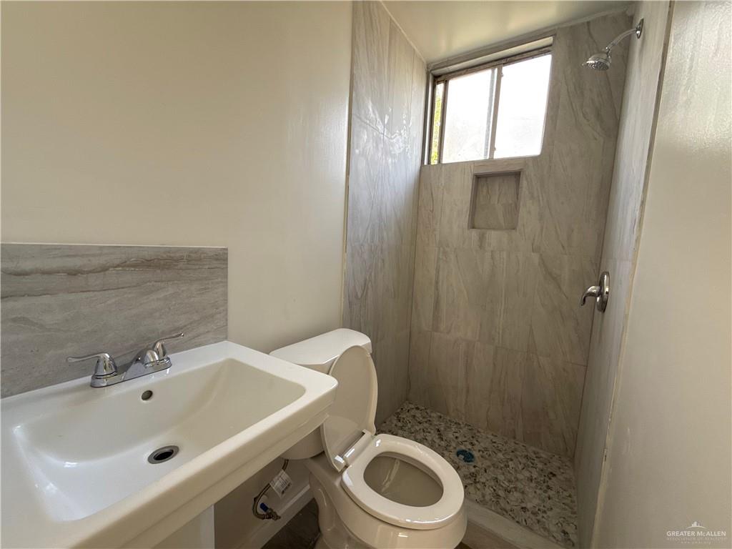 Photo 13 of 2708 Florencia Avenue