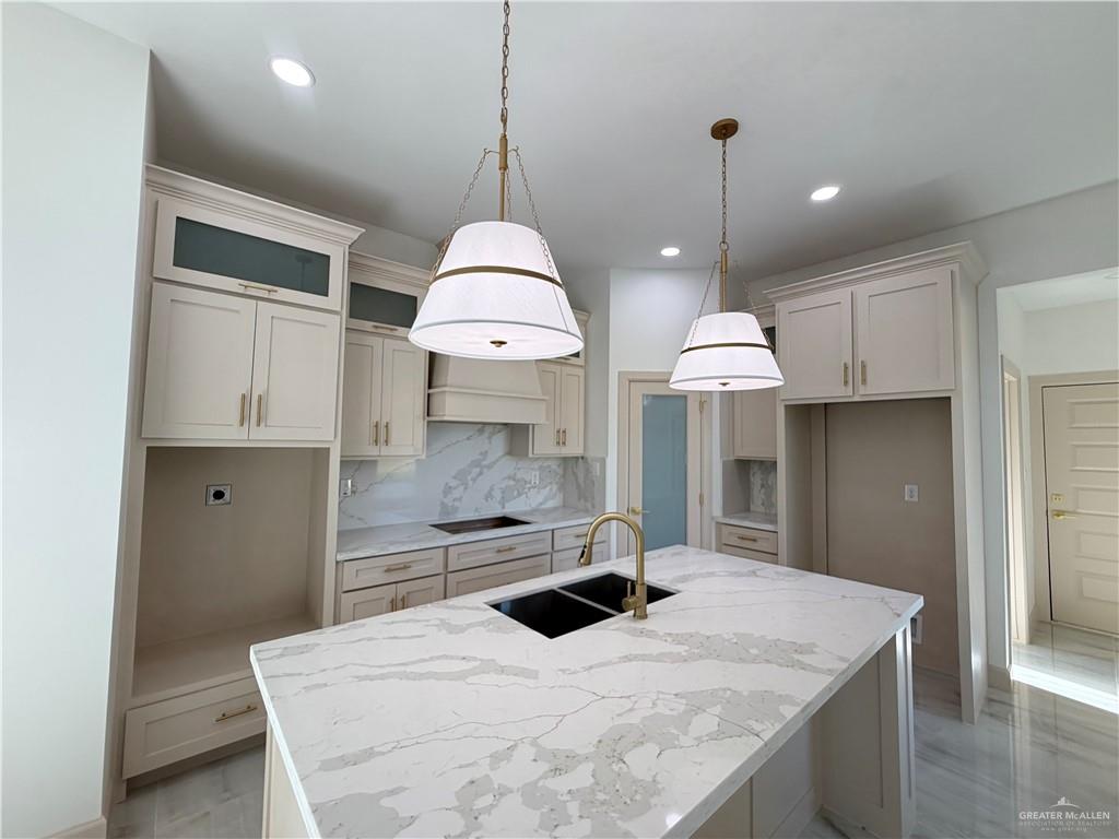Photo 5 of 1008 Corales Street