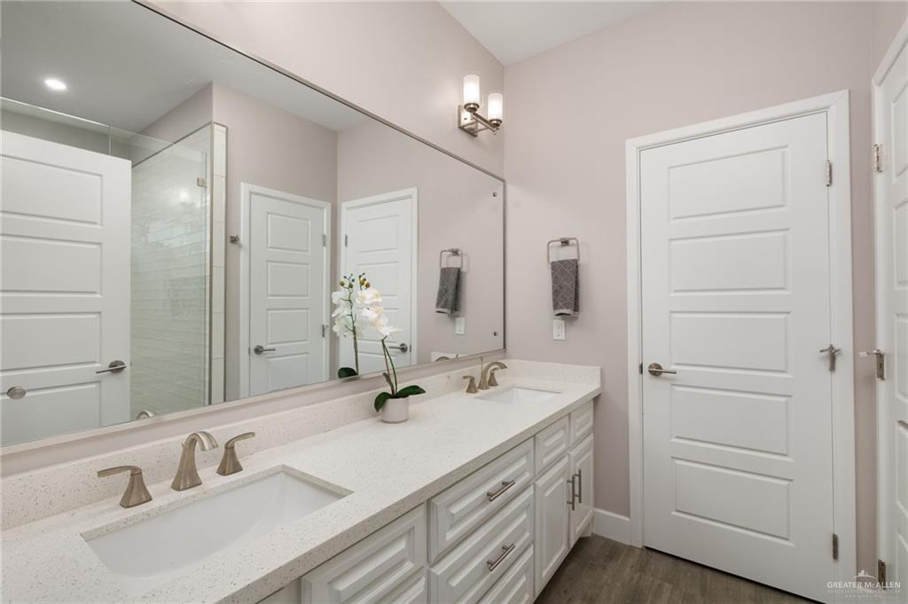Photo 7 of 5512 Columbia Avenue