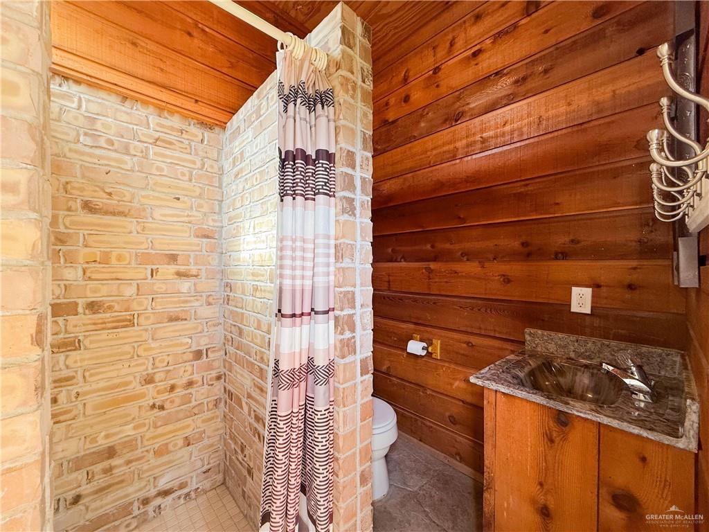 Photo 41 of 2722 Wildwood Drive
