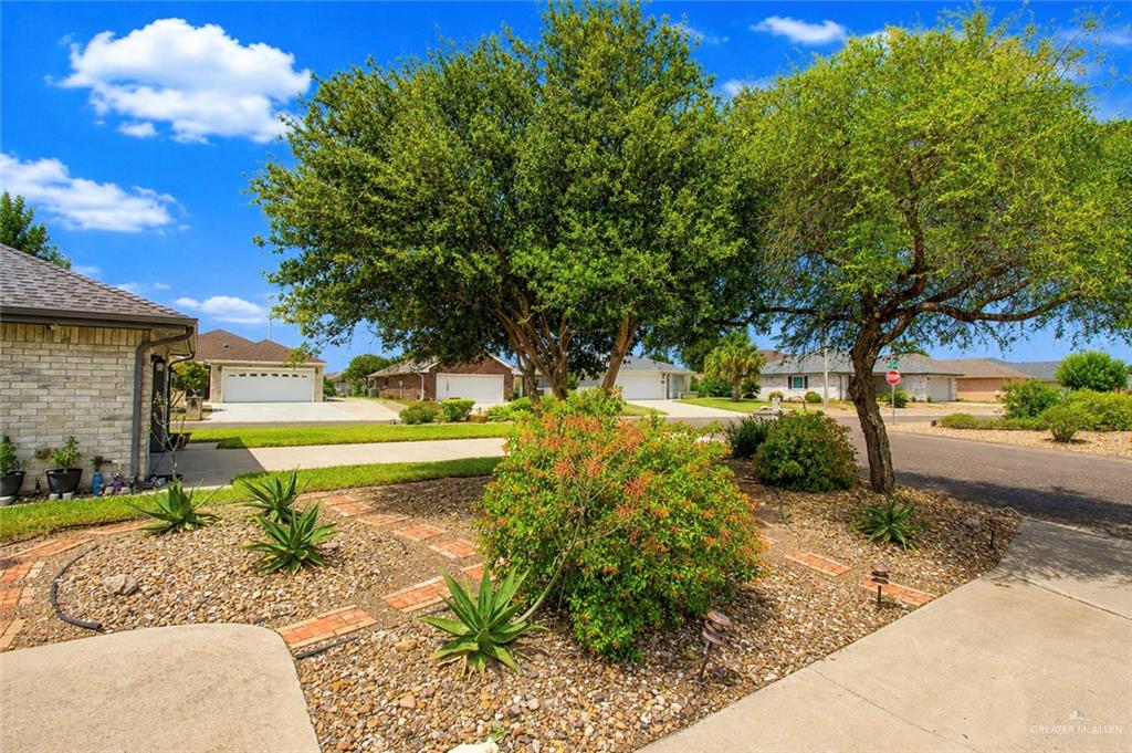 Photo 14 of 114 Saturn Street