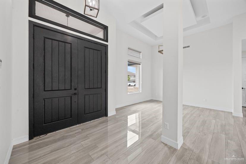 Photo 4 of 411 Silver-Spur Drive