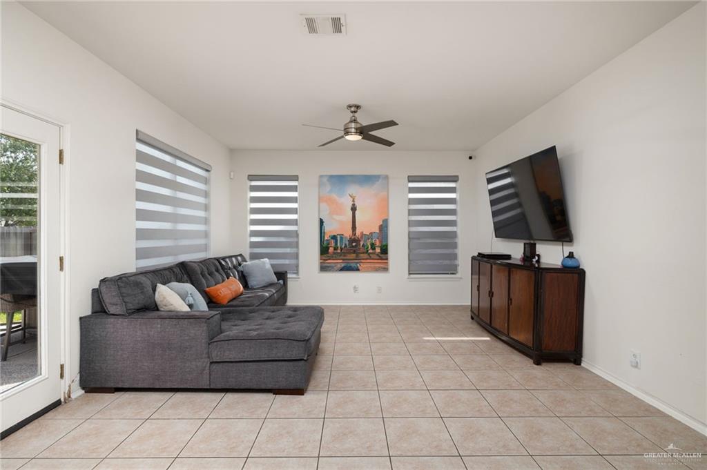 Photo 5 of 3207 San Andres Street